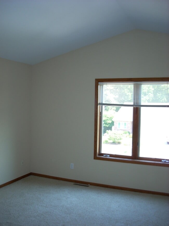 Building Photo - 3001 Arapaho Dr