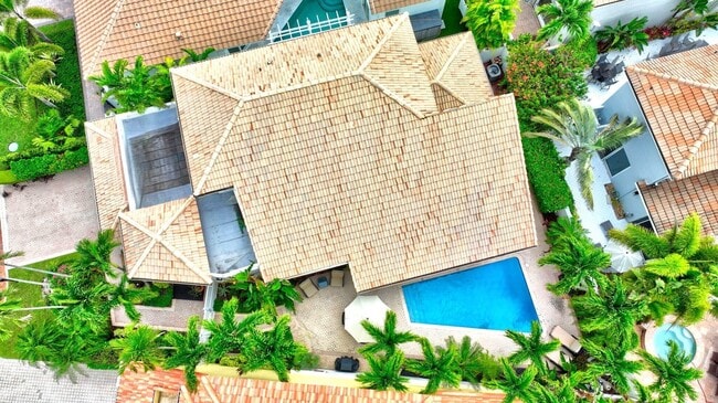 Building Photo - 3567 Commodore Cir