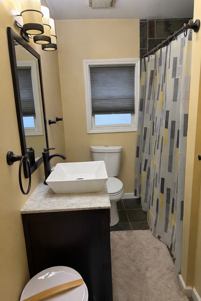 Building Photo - 418 Hurstbourne Rd