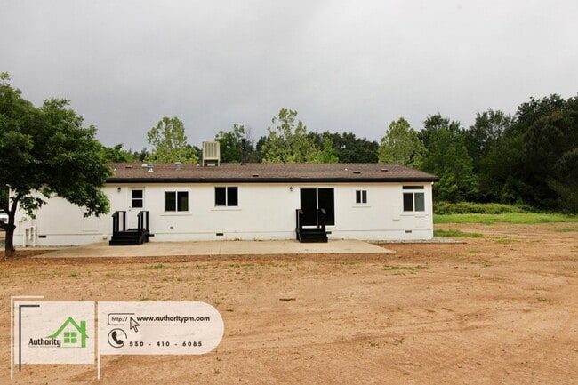 Building Photo - 22190 Vallotton Ln