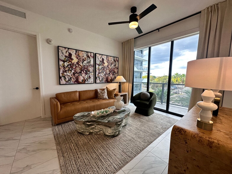 Building Photo - 16900 NE 23rd Ave