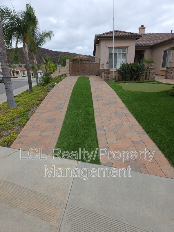 Building Photo - 27831 Blackhawk Rd