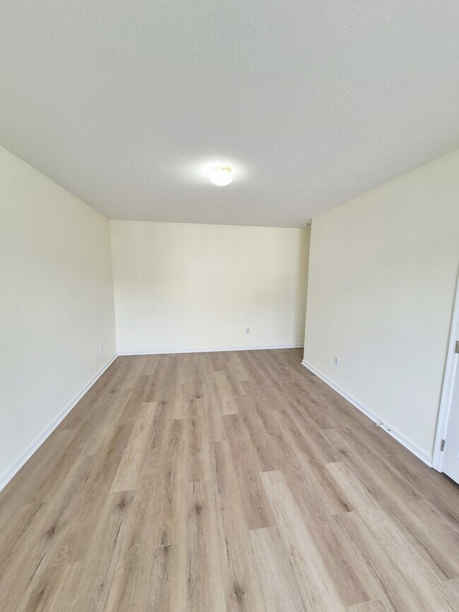 Building Photo - 7221 Oakmere Ct