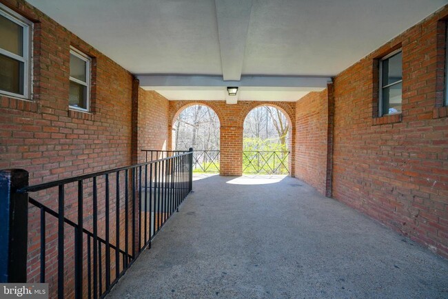 Building Photo - 5110 Columbia Pike