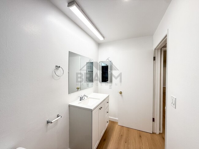 Building Photo - 13347 Victory Blvd