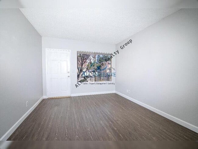 Building Photo - Gorgeous Duplex in Rancho Cordova!