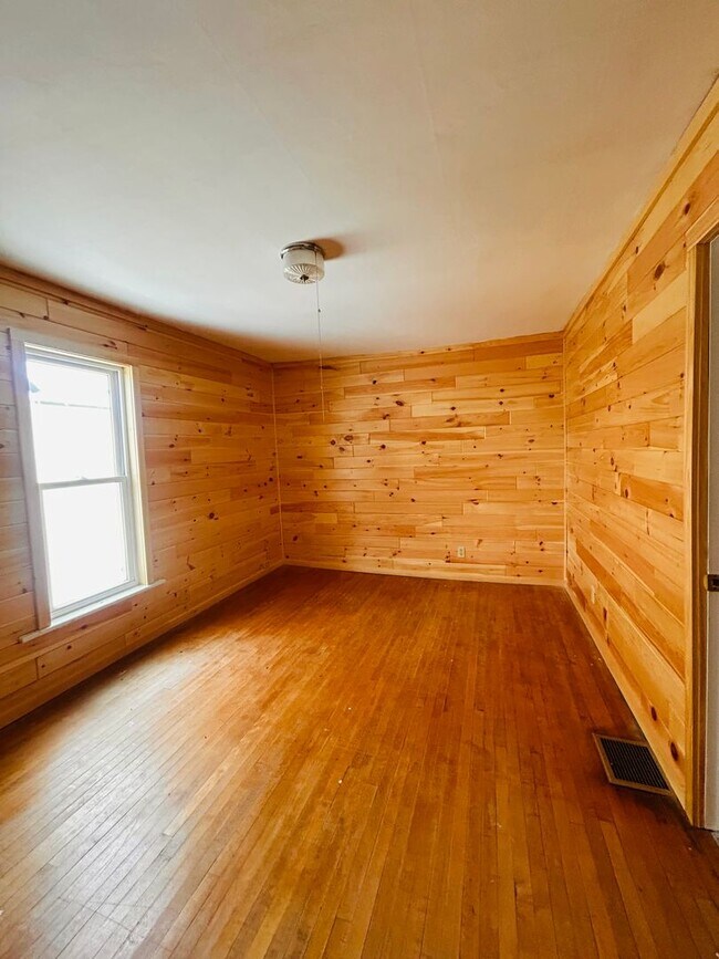 Building Photo - Village of West Carthage 3-4 Bedroom / 1.5 Bath Home