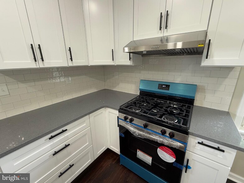 Building Photo - 1210 Eldridge Ave