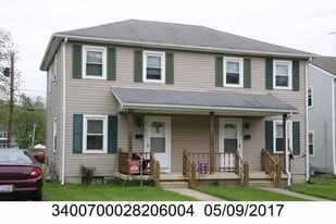 Building Photo - 224 Saint George Pl