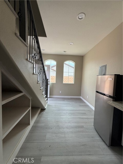 Building Photo - 7398 N Maple Ave