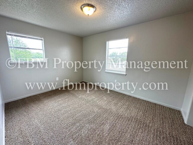 Building Photo - Willow Court Apartments, Unit 404 - 2 Bedroom, 1 Bathroom Apartment Home in Mexia, TX!