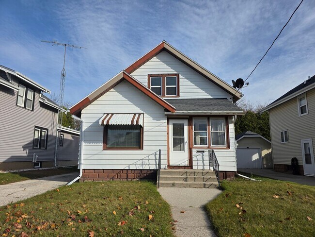 Building Photo - 1415 S 19th St