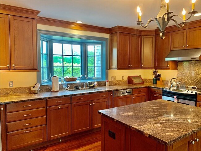 Building Photo - 6 Butts Rock Rd