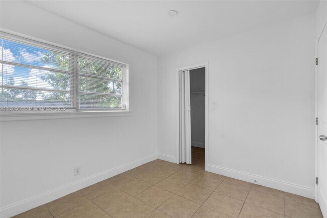 Building Photo - 3171 NW 16th St