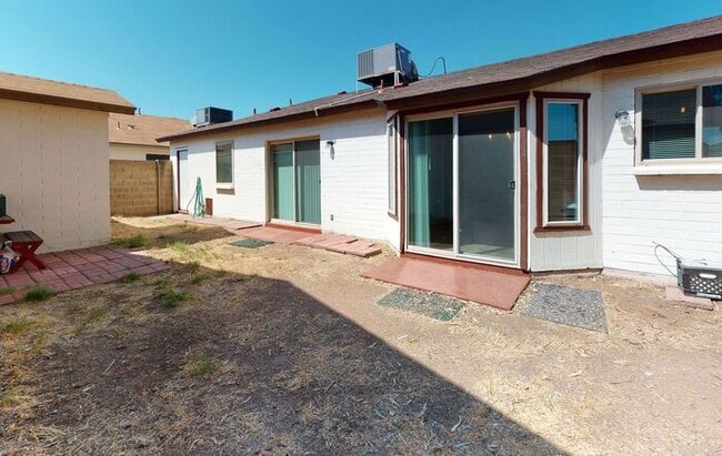 Building Photo - 1055 N Recker Rd