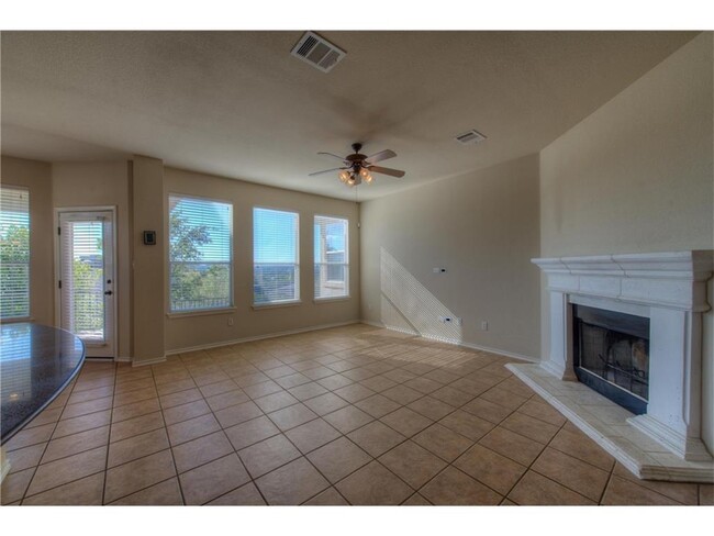 Building Photo - 10 White Magnolia Cir