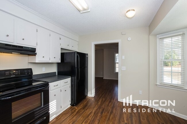 Building Photo - 516 Kenton Dr