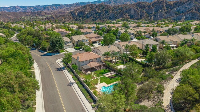 Building Photo - Executive 5-Bedroom Pool Home with Dual Master Suites in Stevenson Ranch
