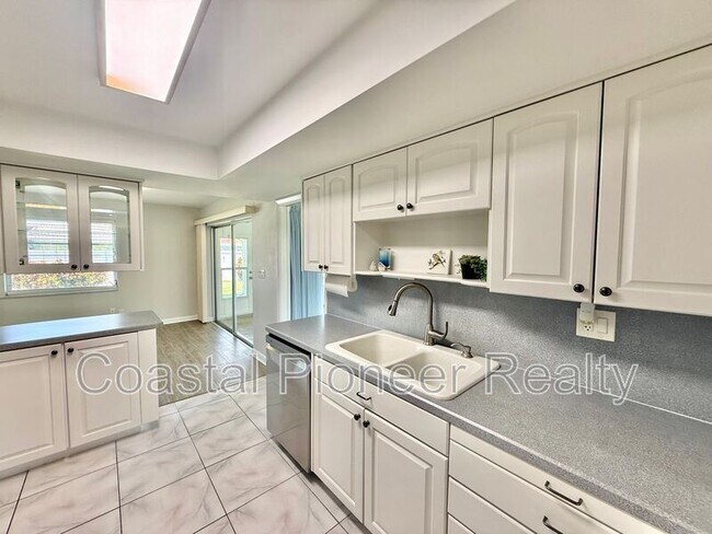 Building Photo - 14903 Imperial Point Dr N