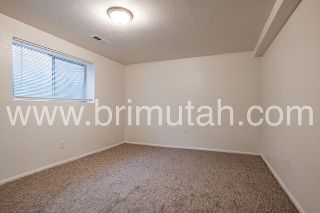 Building Photo - 4467 S Albright Dr