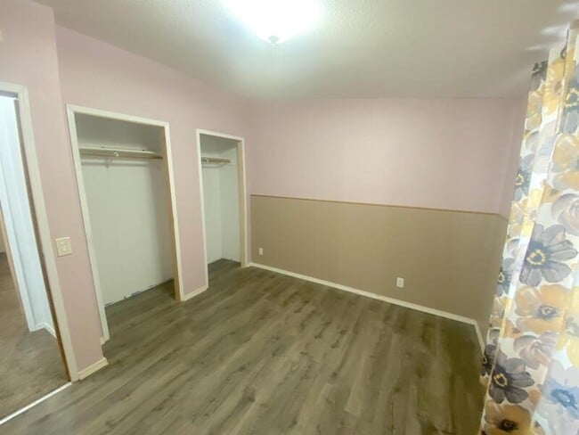 Building Photo - 853 S 200 E