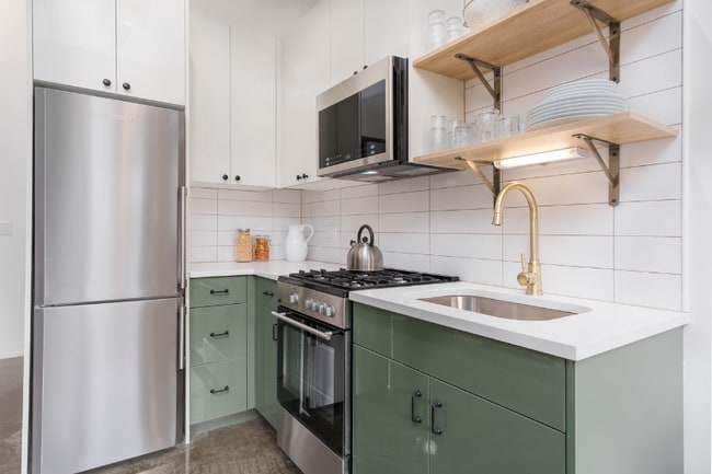 Building Photo - 1540 W Monroe St