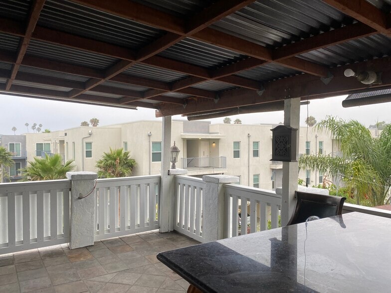Building Photo - 1403 Palm Ave