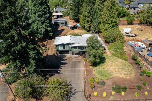 Building Photo - 5415 Sunnyside Rd SE