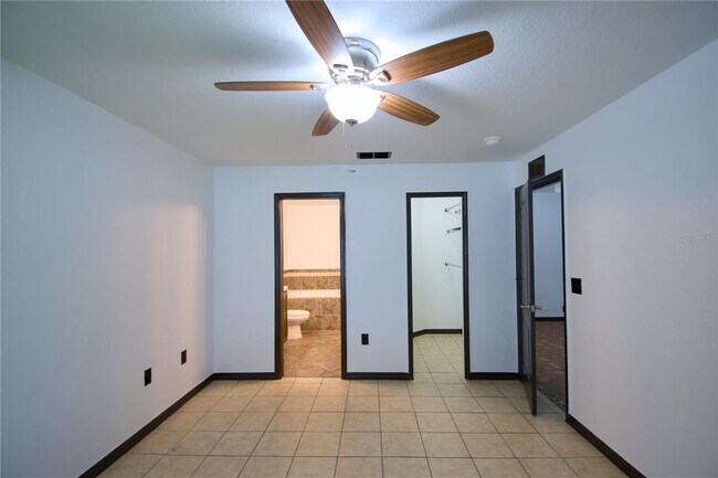 Building Photo - 1821 Wallace Manor Ln