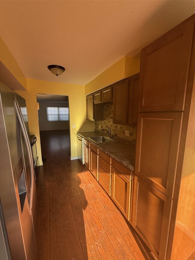 Building Photo - 7925 Royal Arms Ct