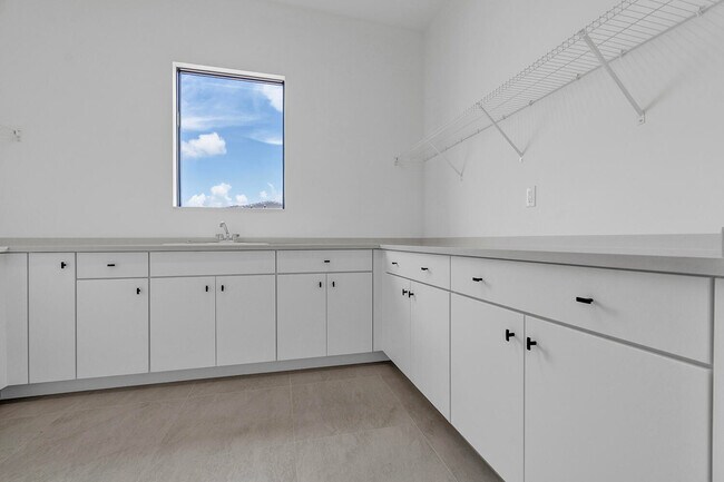 Building Photo - 9523 Riverside Pk Dr