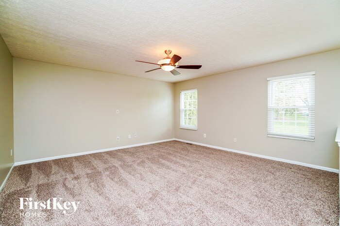 Building Photo - 841 Elgin Cir