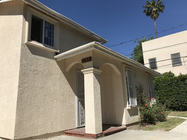 Building Photo - 1832 N Berendo St