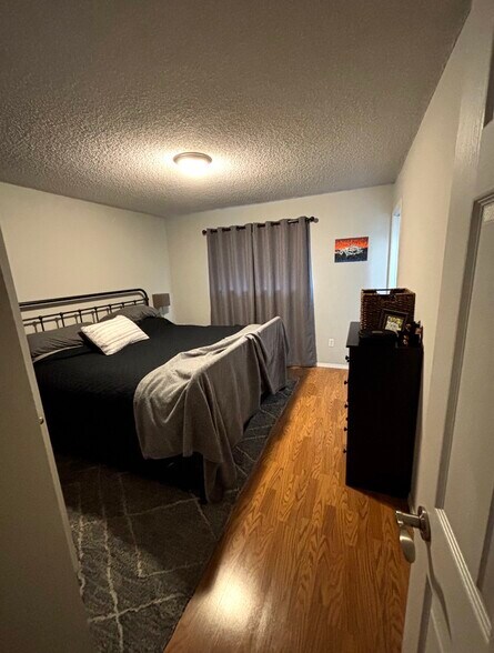 Building Photo - 3227 Lynn Ave