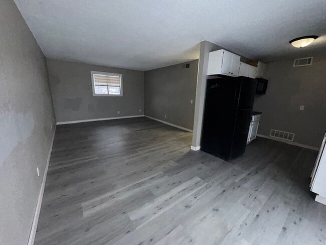 Building Photo - Amazingly located 2-bedroom! ASK ABOUT OUR RENT SPECIAL!!