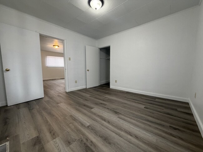 Building Photo - 338 N 2nd St