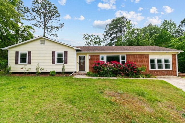 Building Photo - 4 Bedroom 2 Bath Ranch in a cul-de-sac