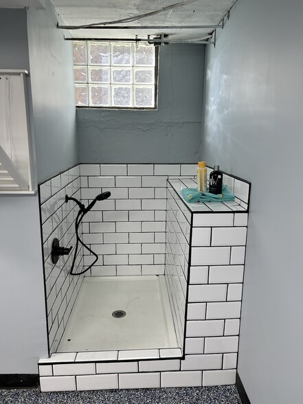 New pet wash (with owner permission) - 3514 Mooney Ave