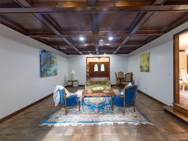 Building Photo - 11 Geralind Dr