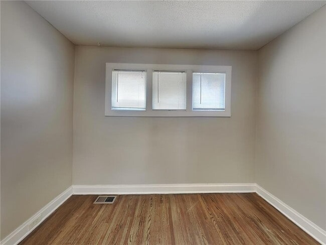 Building Photo - 3820 Jackson St NE