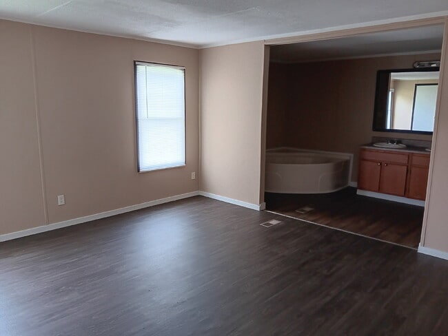 Building Photo - 26 Thornton Cove