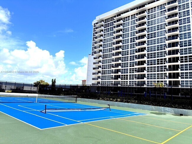 Building Photo - 531 N Ocean Blvd