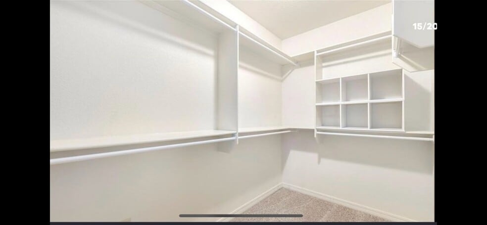 Building Photo - 2915 N Raven Ln