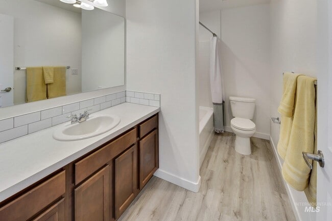 Building Photo - 5738 Cherry Ln