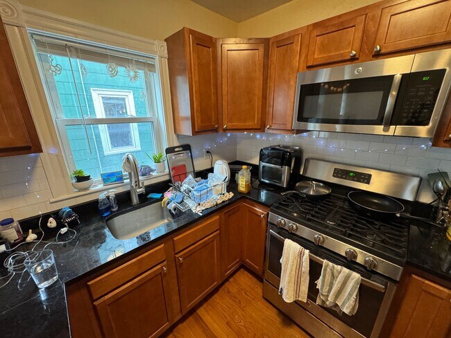 Building Photo - 42-44 Gorham