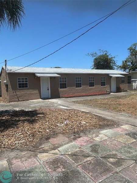 Building Photo - 1117 N 19th Ave