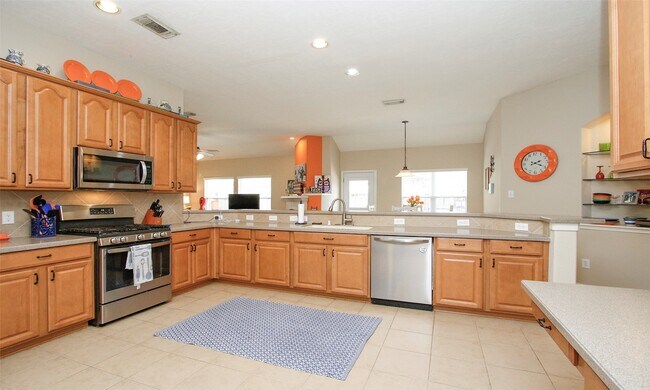 Building Photo - 8206 Sierra Dawn Dr