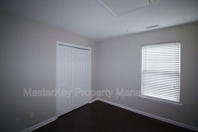 Building Photo - 132 Evening Star Dr