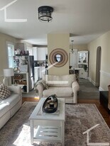 Building Photo - 58 Hunnewell Ave