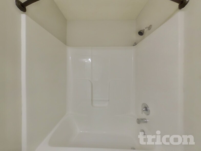 Building Photo - 18404 Rock Ridge N